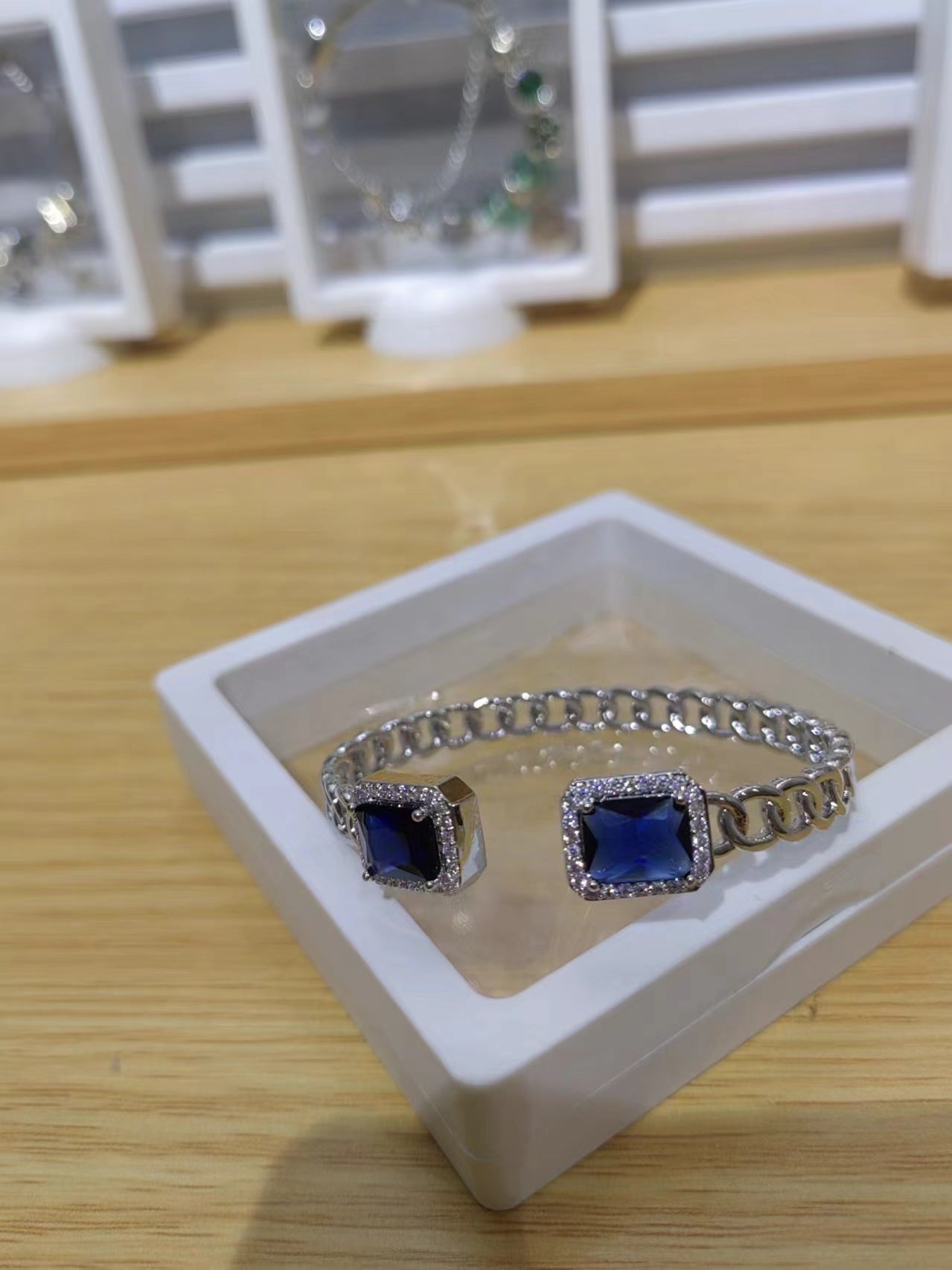 Square Gemstone HyunA-Style Retro High-End Texture Bracelet