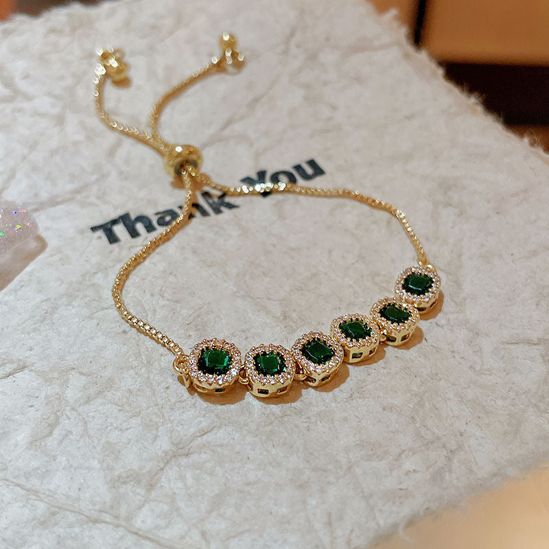 Luxury Yet Understated Flower-embellished Zircon Bracelet With A High-end Vibe