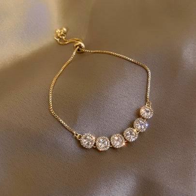 Luxury Yet Understated Flower-embellished Zircon Bracelet With A High-end Vibe
