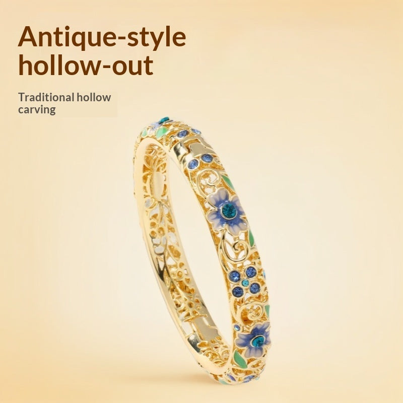 Openwork Filigree Gold-Plated Cheongsam Jewelry