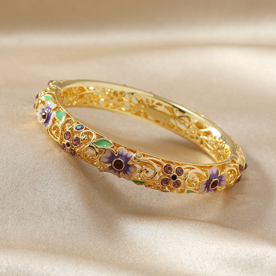 Openwork Filigree Gold-Plated Cheongsam Jewelry